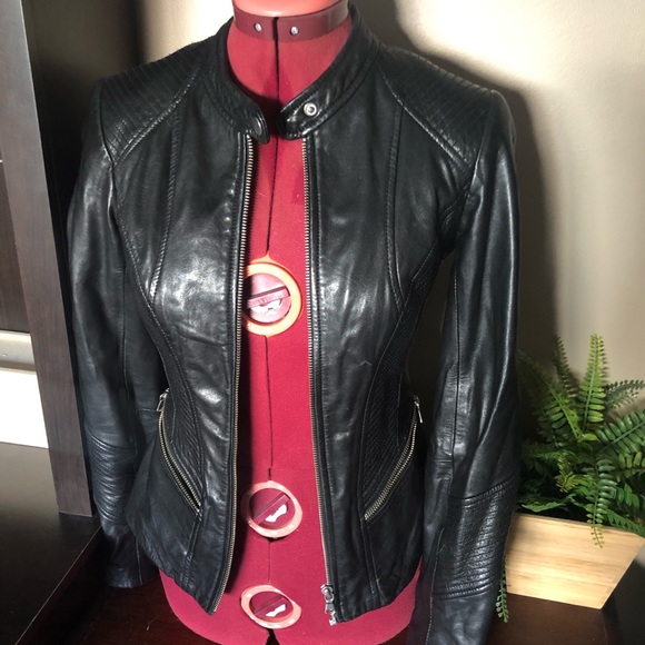 Soft, black, leather jacket. Great for fall. Great price. - Picture 4 of 7